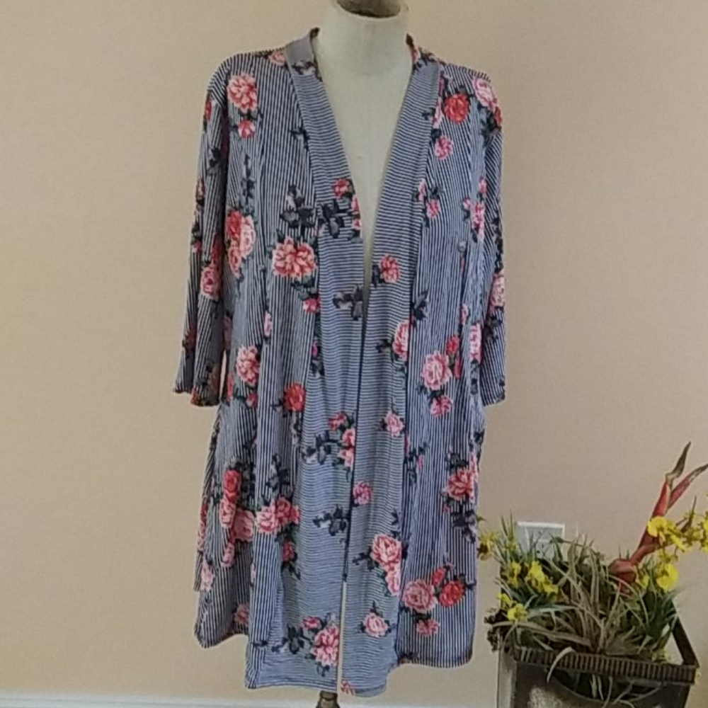 Evelie Open Front Top.